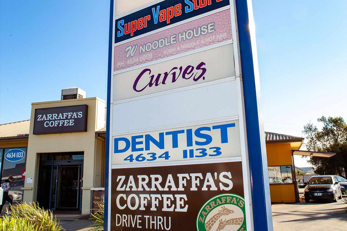 The Avenue Dental Clinic Landmark Signage